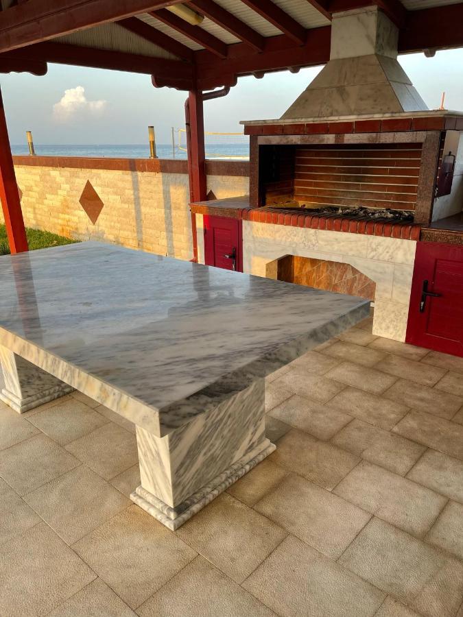 Luxury Apartment First Line Sea By Makhome Messagala Néa Meságkala Bagian luar foto